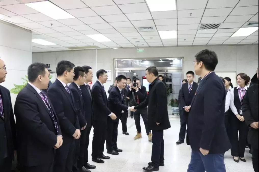 葛海蛟慰问年终决算员工 