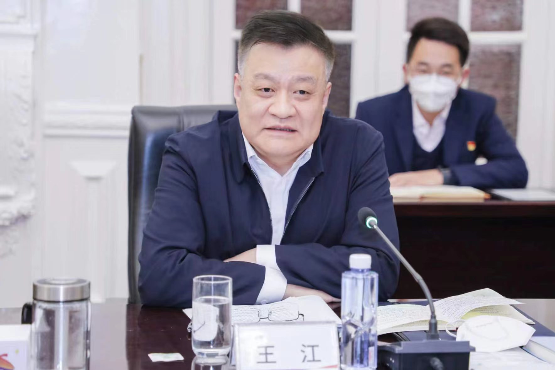 王江赴武汉开展下层党建调研 