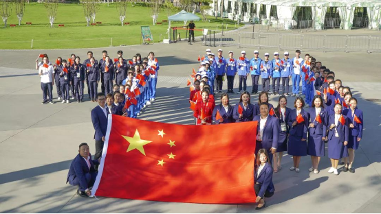 朱洪波出席北京世园会终结式并慰问中青旅效劳团队 