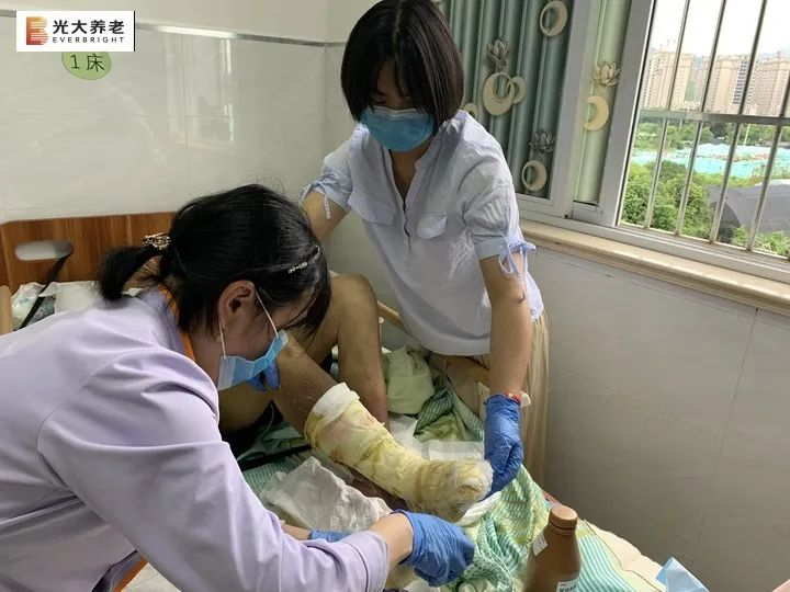 每一个她都闪闪发光 